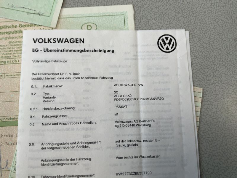 Volkswagen Passat 2.0 TDI Comfortline BlueMotion Tech — zdjęcie 16