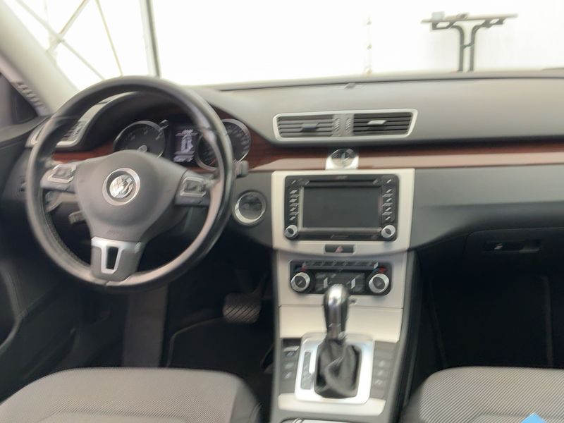 Volkswagen Passat 2.0 TDI Comfortline BlueMotion Tech — zdjęcie 12