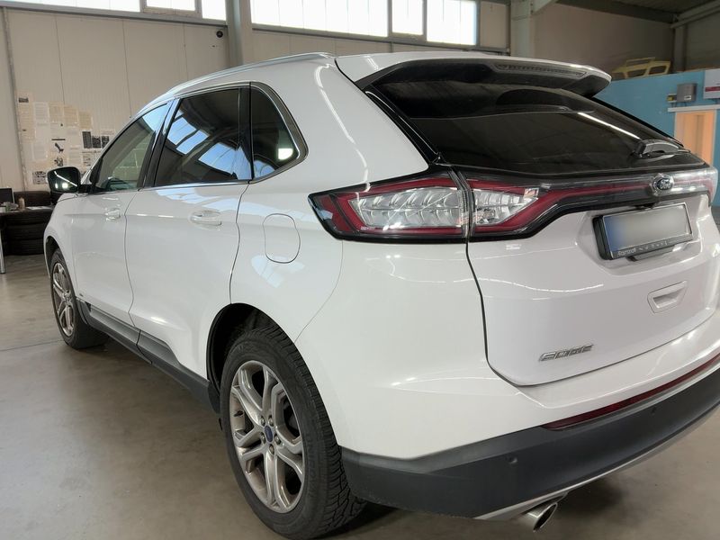 Ford Edge 2.0 TDCi Bi-Turbo Titanium 4x4 — zdjęcie 3