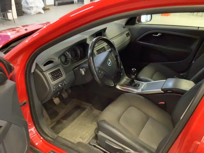 Volvo V70 1.6 T4 Kinetic — zdjęcie 11