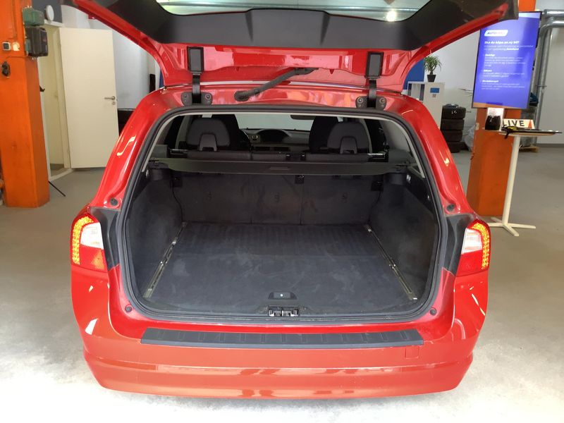 Volvo V70 1.6 T4 Kinetic — zdjęcie 10