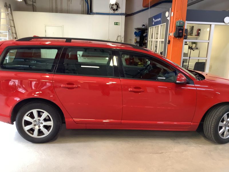 Volvo V70 1.6 T4 Kinetic — zdjęcie 7
