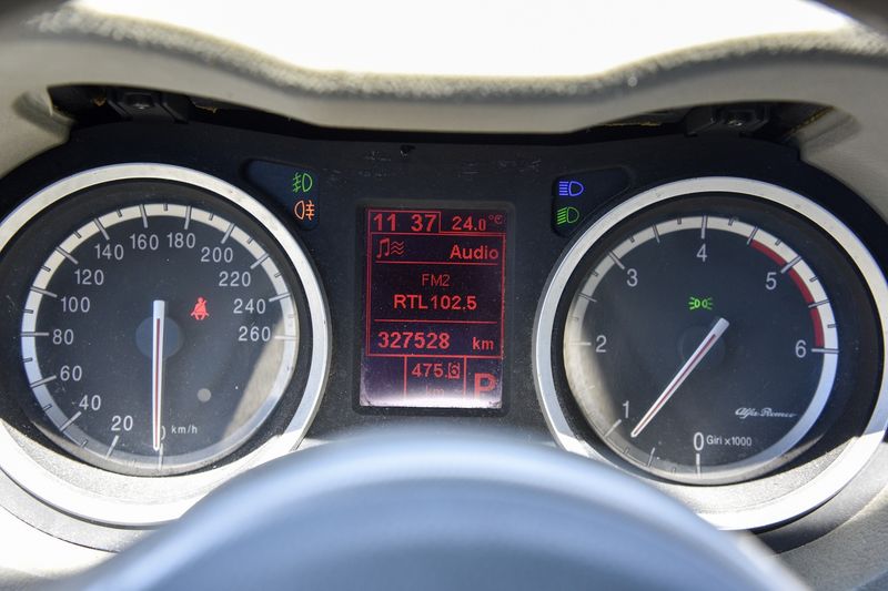 Alfa Romeo Alfa 159 1.9 JTD JTDM Distinctive — zdjęcie 12