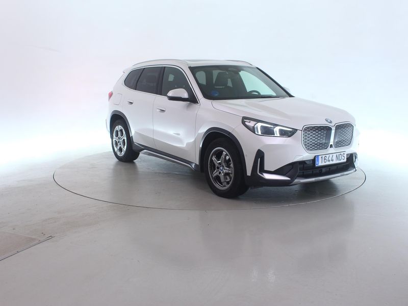 BMW iX1 eDrive 20 xLine — zdjęcie 7