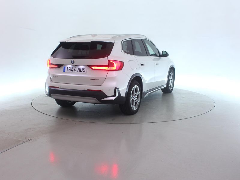 BMW iX1 eDrive 20 xLine — zdjęcie 3