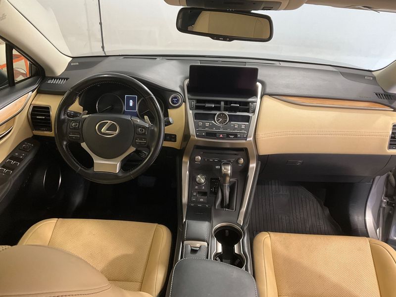 Lexus NX-Serie NX 300h E-Four Luxury Line — zdjęcie 12