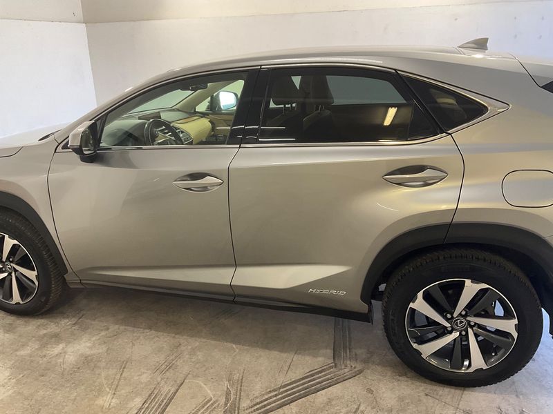 Lexus NX-Serie NX 300h E-Four Luxury Line — zdjęcie 4