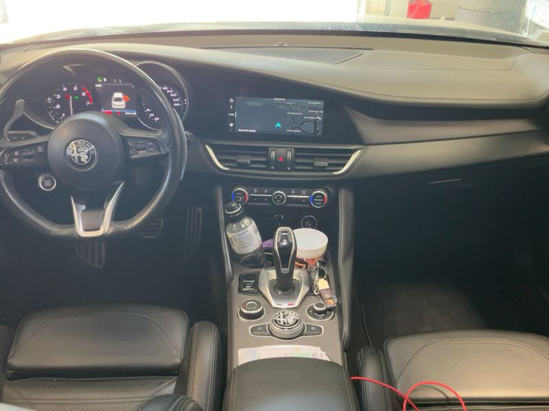 Alfa Romeo Giulia 2.0 Turbo Veloce — zdjęcie 12