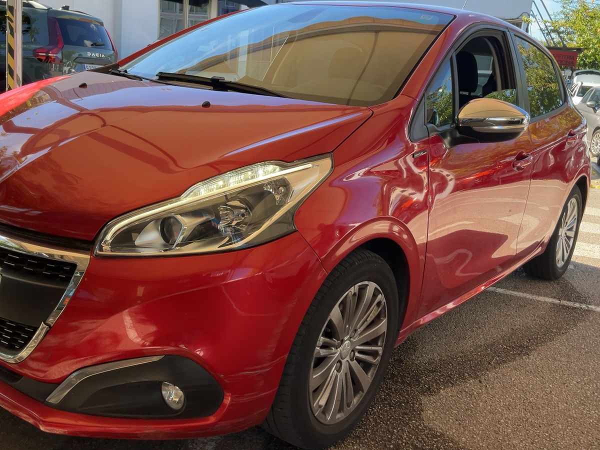 Peugeot 208 1.2 PureTech Signature