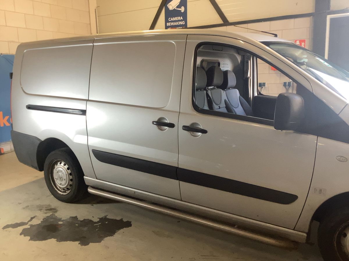 Toyota ProAce 2014 — photo 11