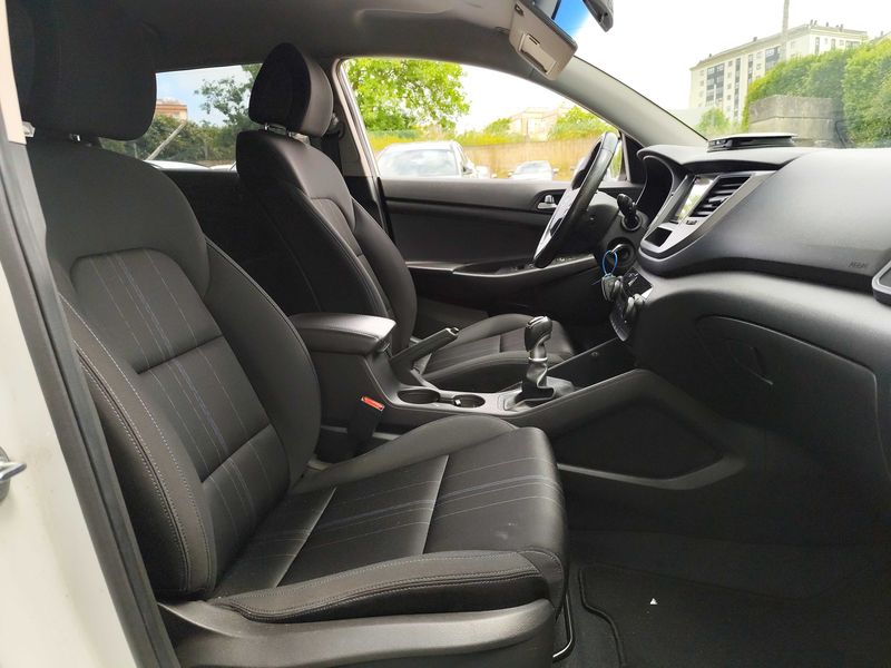 Hyundai Tucson 1.6 Essence BlueDrive 2WD — zdjęcie 10