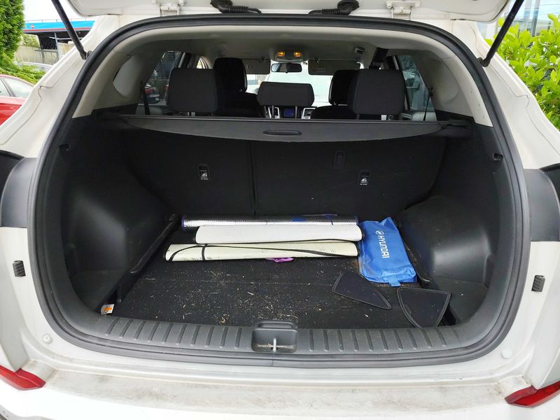 Hyundai Tucson 1.6 Essence BlueDrive 2WD — zdjęcie 9