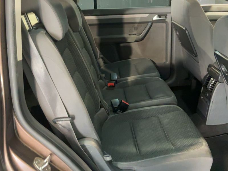 Volkswagen Touran 1.6 TDI Advance — zdjęcie 14