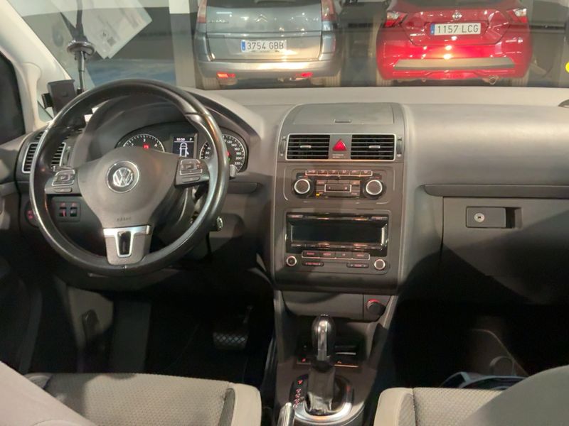 Volkswagen Touran 1.6 TDI Advance — zdjęcie 12