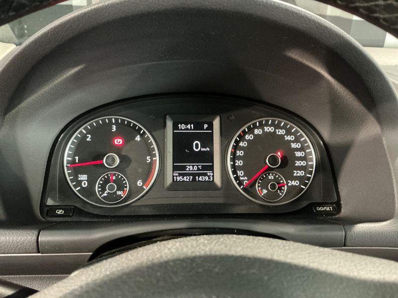 Volkswagen Touran 1.6 TDI Advance — zdjęcie 13