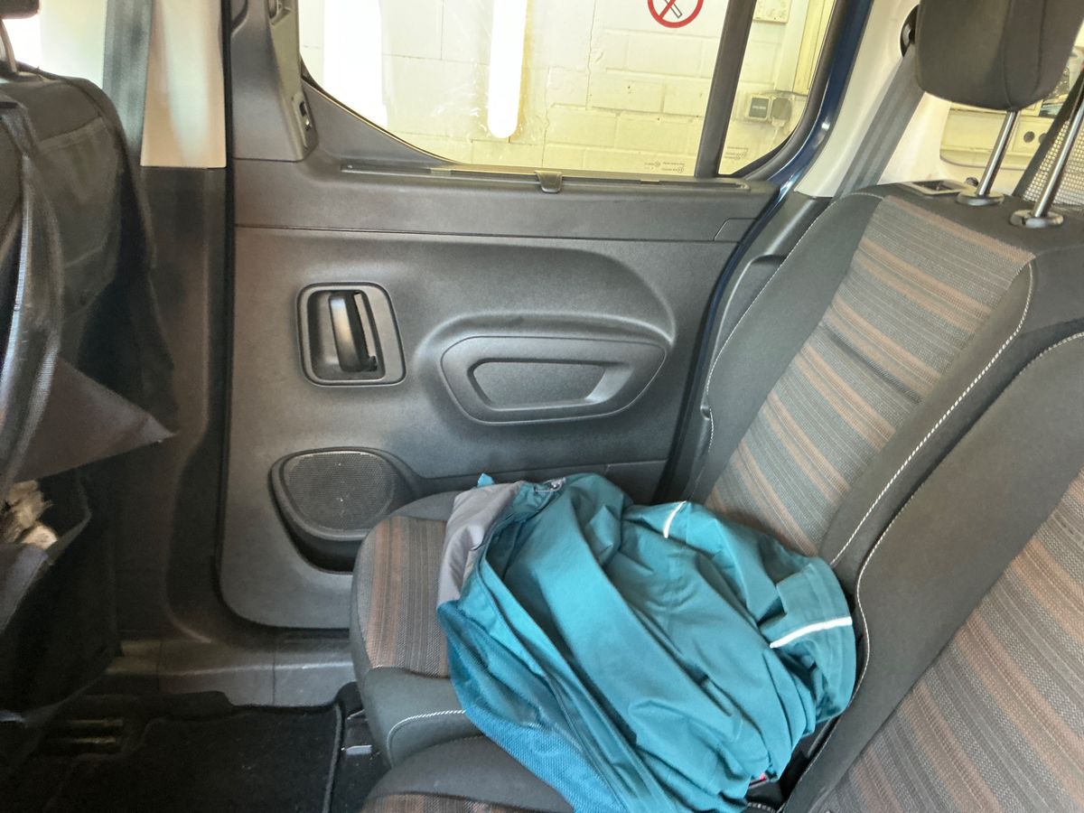 Opel Combo 2019 — photo 30