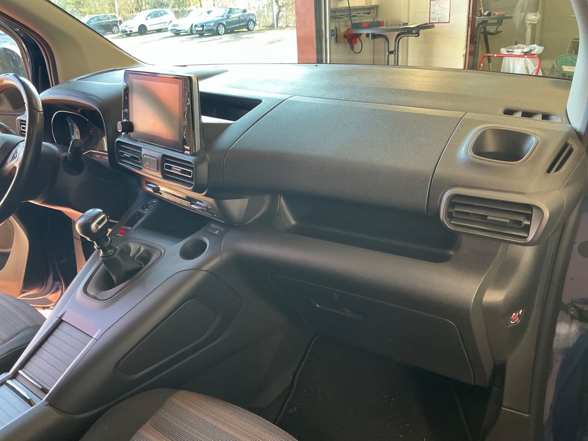 Opel Combo 2019 — photo 33