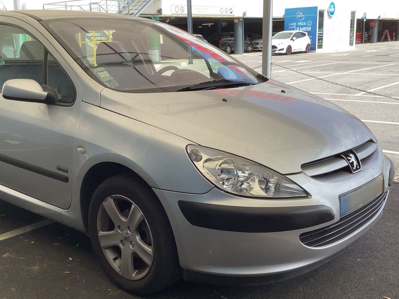 Peugeot 307 1.4 HDi Presence — zdjęcie 8
