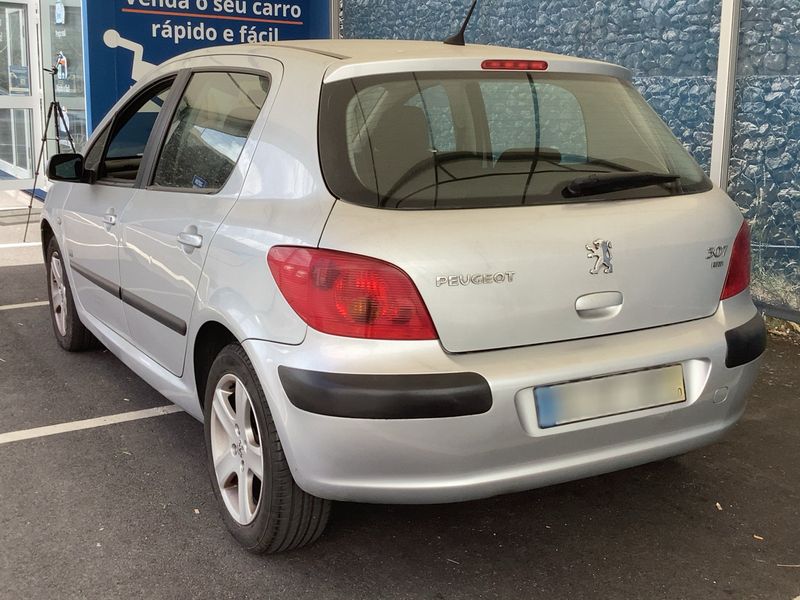 Peugeot 307 1.4 HDi Presence — zdjęcie 3