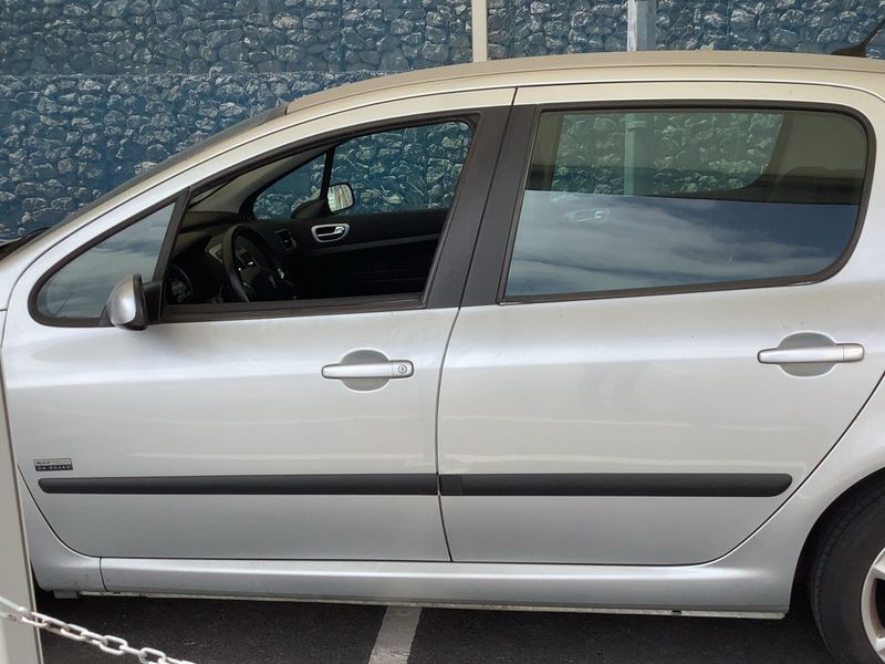 Peugeot 307 1.4 HDi Presence — zdjęcie 4