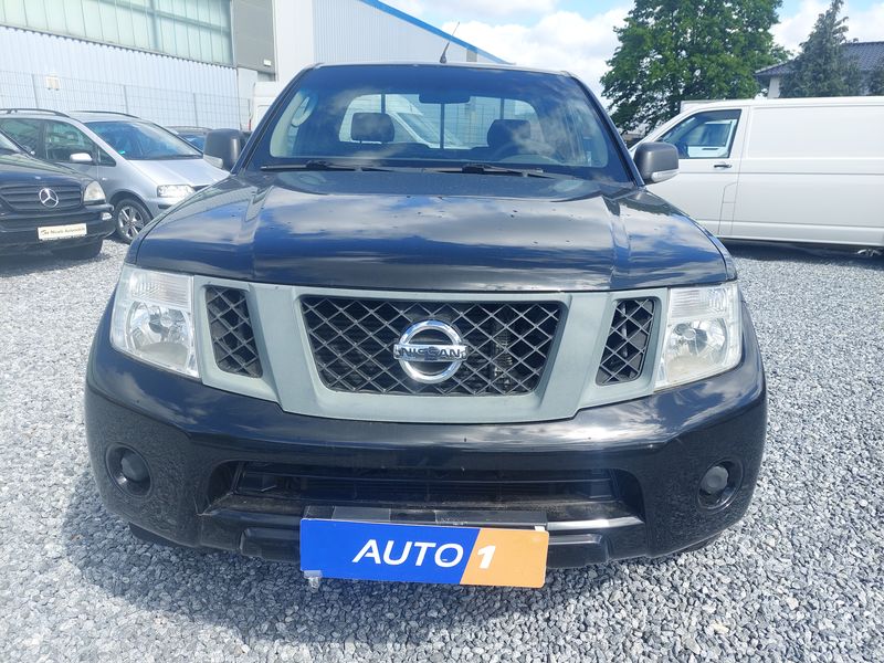 Nissan Navara Pick-up 2.5 dCi King Cab XE 4x4 — zdjęcie 7