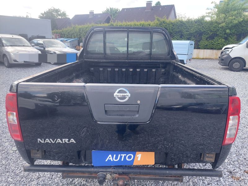 Nissan Navara Pick-up 2.5 dCi King Cab XE 4x4 — zdjęcie 4