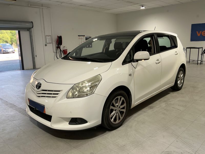 Toyota Verso 2.0 D-4D SkyView Edition 2012 – снимка 1