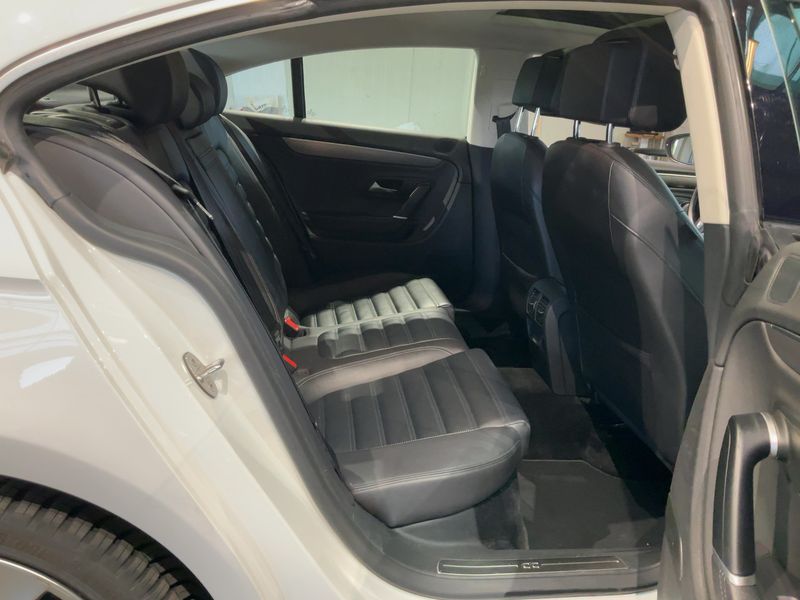 Volkswagen CC 2.0 TDI BlueMotion Tech — zdjęcie 14