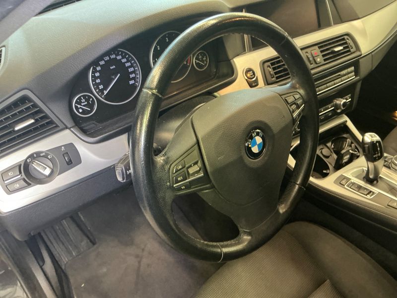 BMW 5er 530d xDrive 2016 – снимка 24