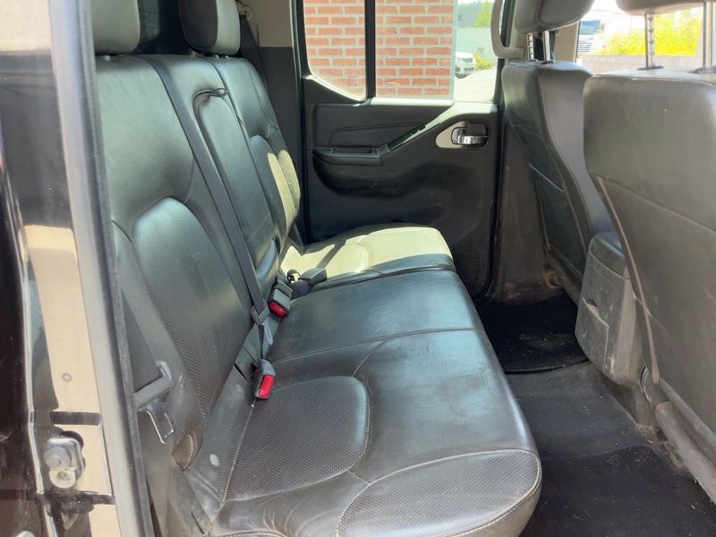 Nissan Navara Pick-up 2.5 dCi Double Cab LE 4x4 — zdjęcie 14