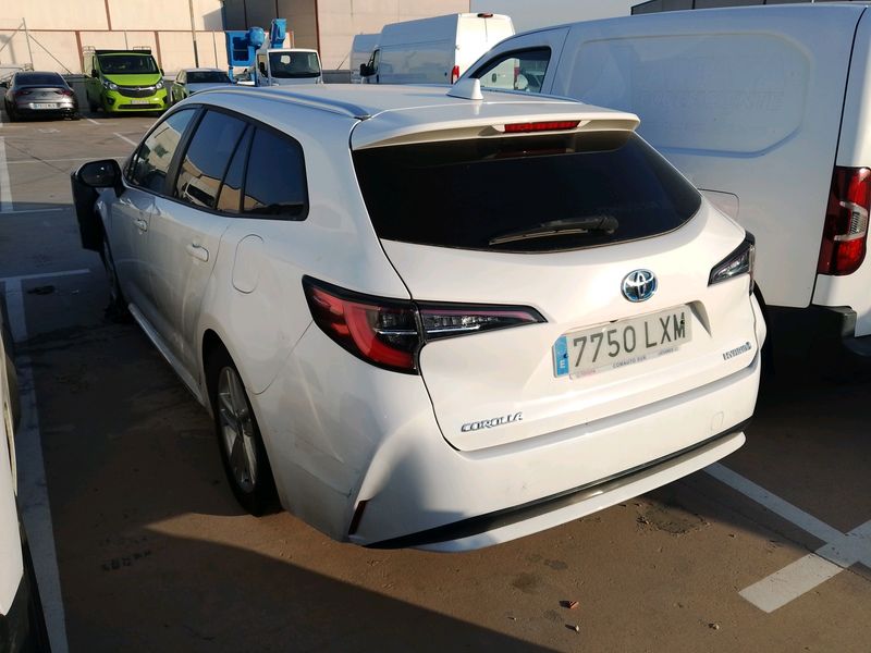 Toyota Corolla 1.8 Hybrid Active — zdjęcie 3