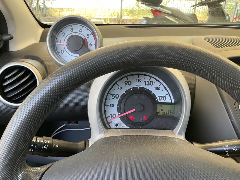 Peugeot 107 1.4 HDi Plasir — zdjęcie 4