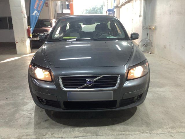 Volvo C30 1.8 F Momentum — zdjęcie 9