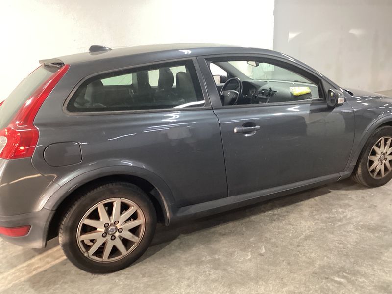 Volvo C30 1.8 F Momentum — zdjęcie 7
