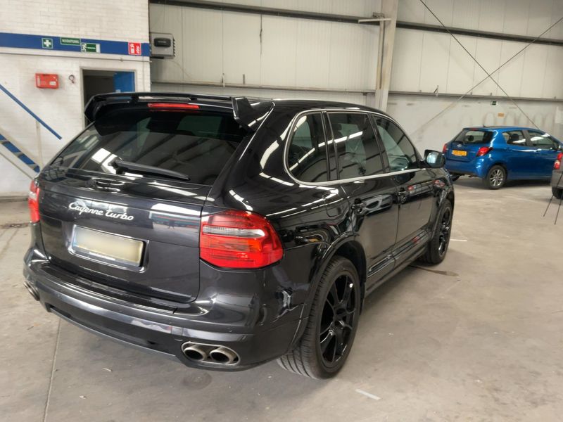 Porsche Cayenne Turbo — zdjęcie 6