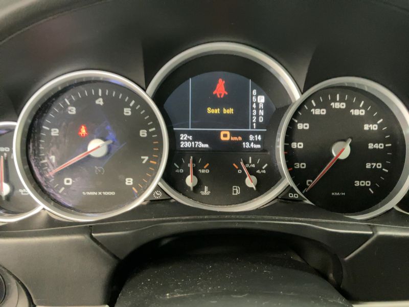 Porsche Cayenne Turbo — zdjęcie 13