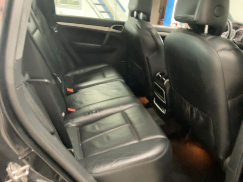 Porsche Cayenne Turbo — zdjęcie 14