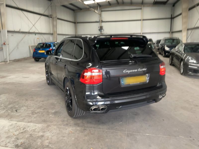 Porsche Cayenne Turbo — zdjęcie 3