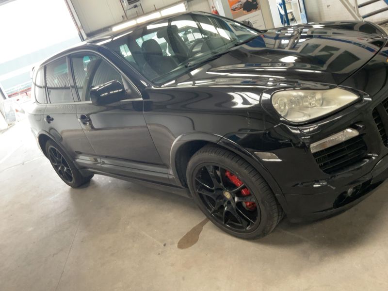 Porsche Cayenne Turbo — zdjęcie 8