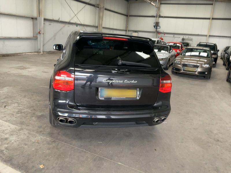 Porsche Cayenne Turbo — zdjęcie 5