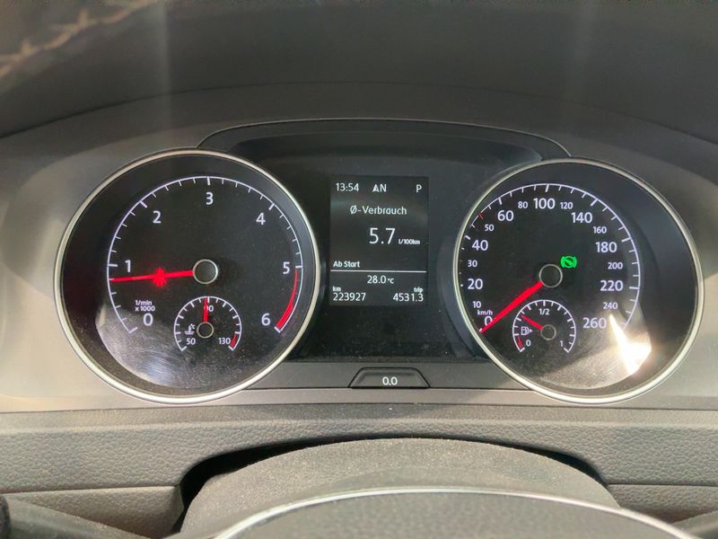 Volkswagen Golf VII 1.6 TDI Lounge BlueMotion Tech — zdjęcie 13