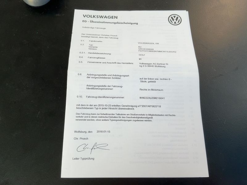 Volkswagen Golf VII 1.6 TDI Lounge BlueMotion Tech — zdjęcie 16