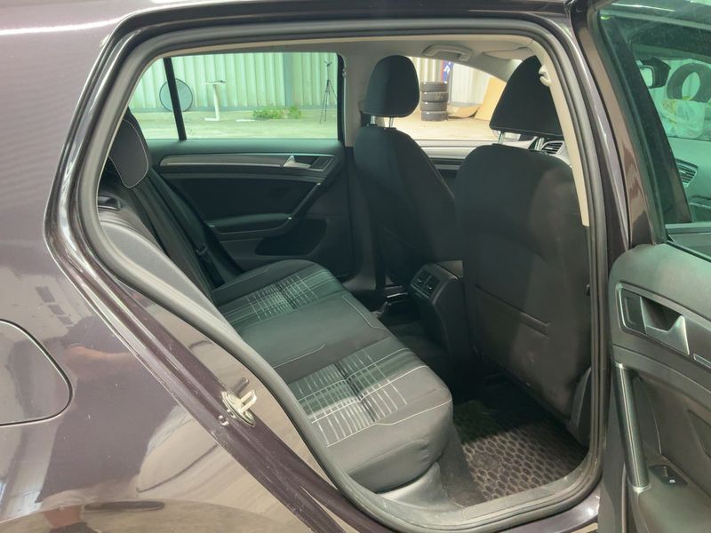 Volkswagen Golf VII 1.6 TDI Lounge BlueMotion Tech — zdjęcie 14