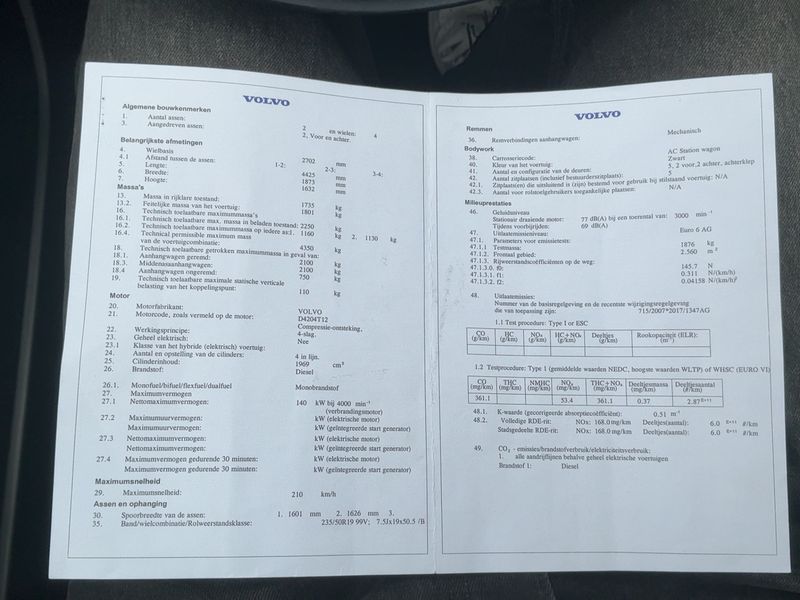 Volvo XC40 2.0 D4 Momentum AWD — zdjęcie 16