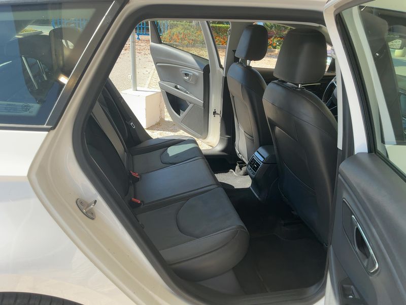 Seat Leon 1.6 TDI Connect — zdjęcie 14