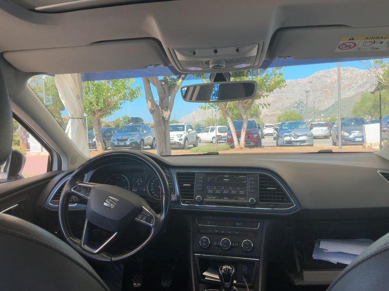 Seat Leon 1.6 TDI Connect — zdjęcie 12