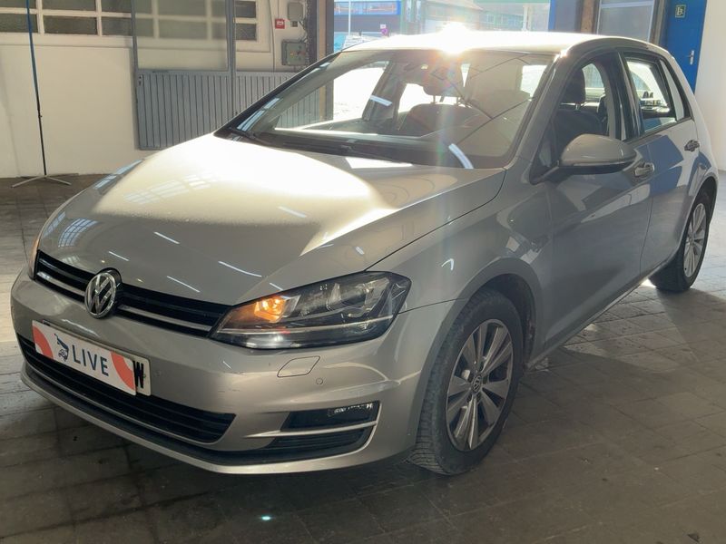 Volkswagen Golf VII 1.6 TDI Advance BlueMotion Tech — zdjęcie 1