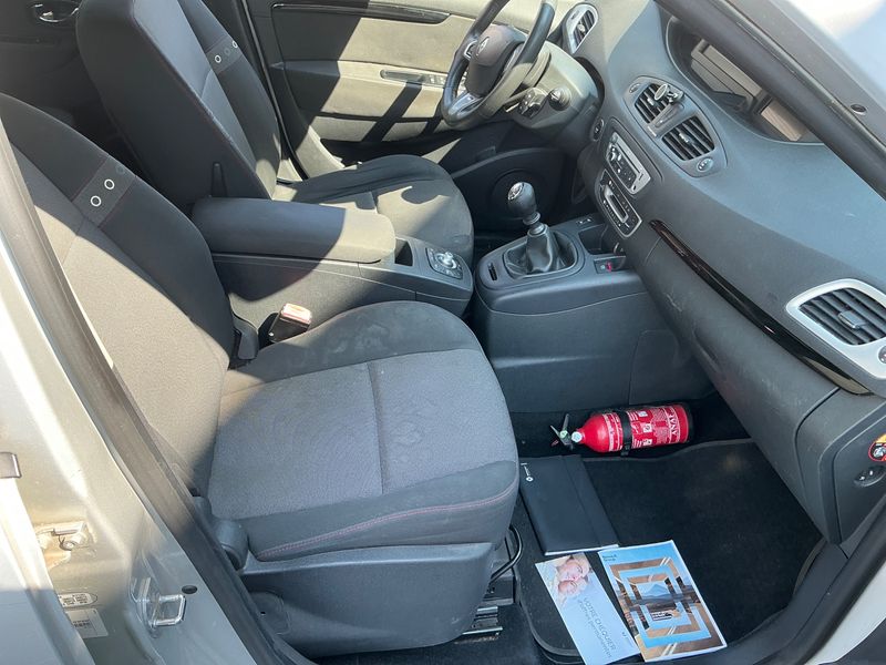 Renault Grand Scenic 1.5 dCi Expression 2013 – снимка 3