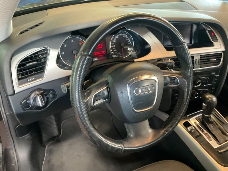 Audi A4 2.0 TDI 2010 – снимка 31