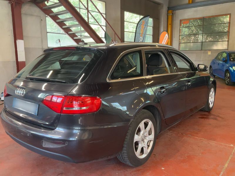 Audi A4 2.0 TDI 2010 – снимка 8